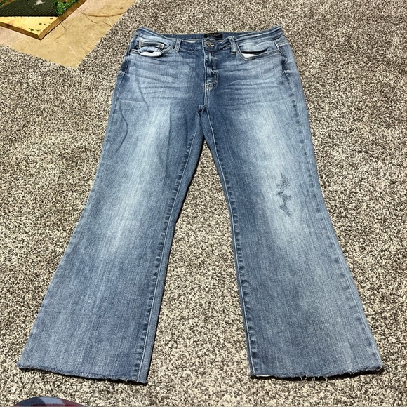 Judy Blue Distressed Boot Cut Light Wash Stretch Jeans Womens 15/32 - Picture 1 of 10